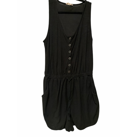 New in Pants - New In Black Sleeveless Button-Front Pocket Romper - Size Medium